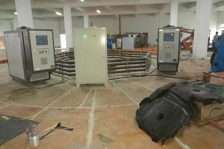 汽車(chē)內(nèi)飾件模具（發(fā)動(dòng)機(jī)罩）加熱用模溫機(jī)